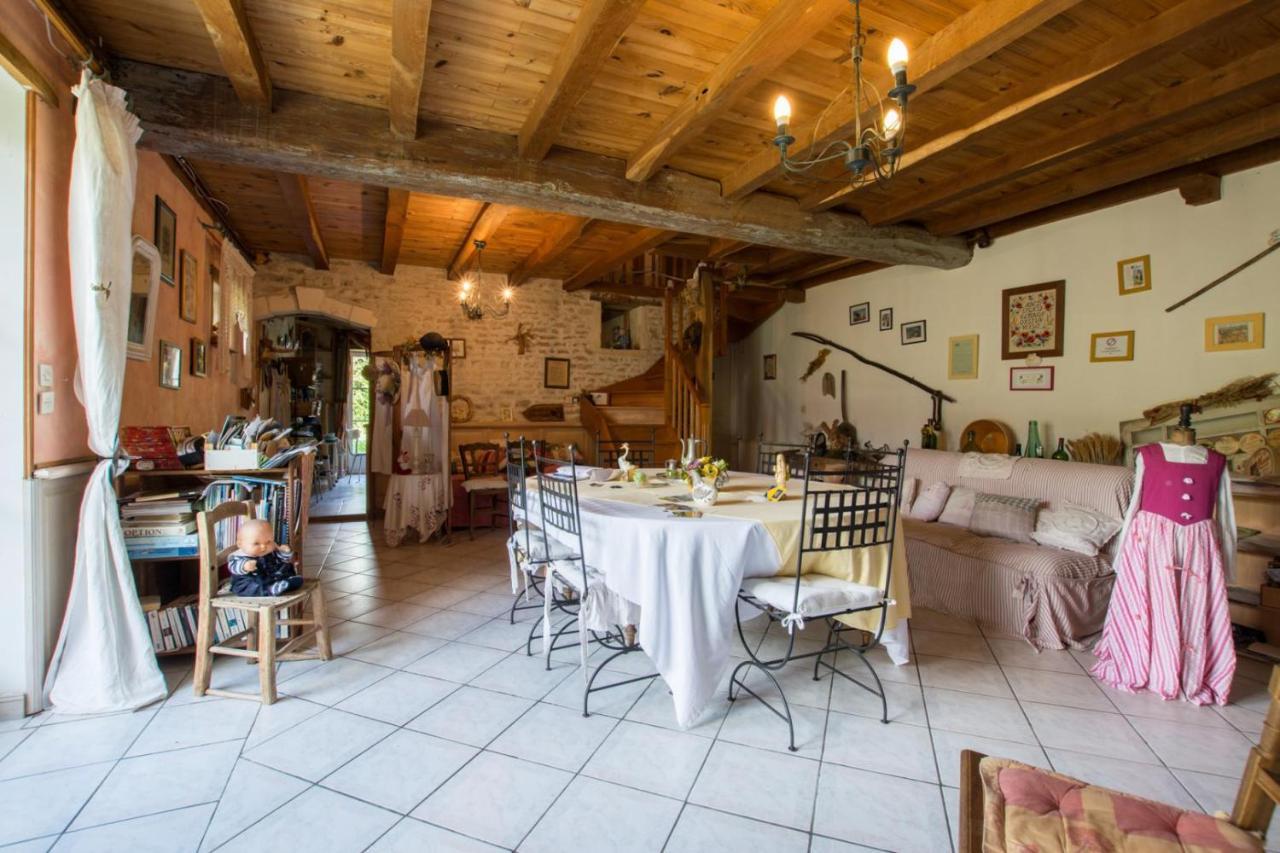 A L'Antan - La Ferme D'Octave Panzió Saint-Hilaire-de-Villefranche Kültér fotó
